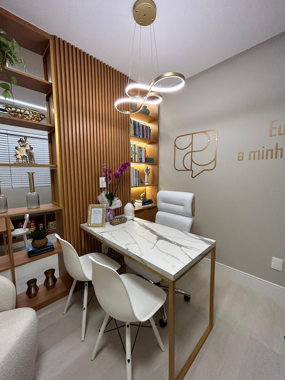 Sala de atendimento da Clínica Mente Positiva no Itaigara